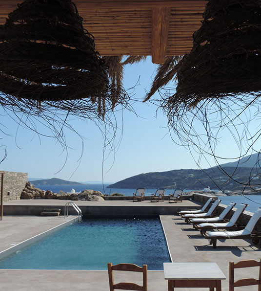 Vue panoramique impressionnante des studios Kavos à Sifnos