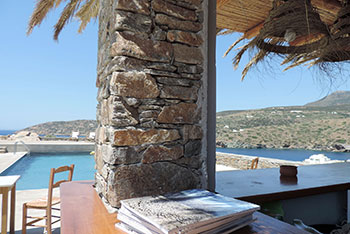 The pool bar of Kavos studios