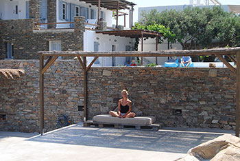 Yoga and wellness at Kavos studios Sifnos