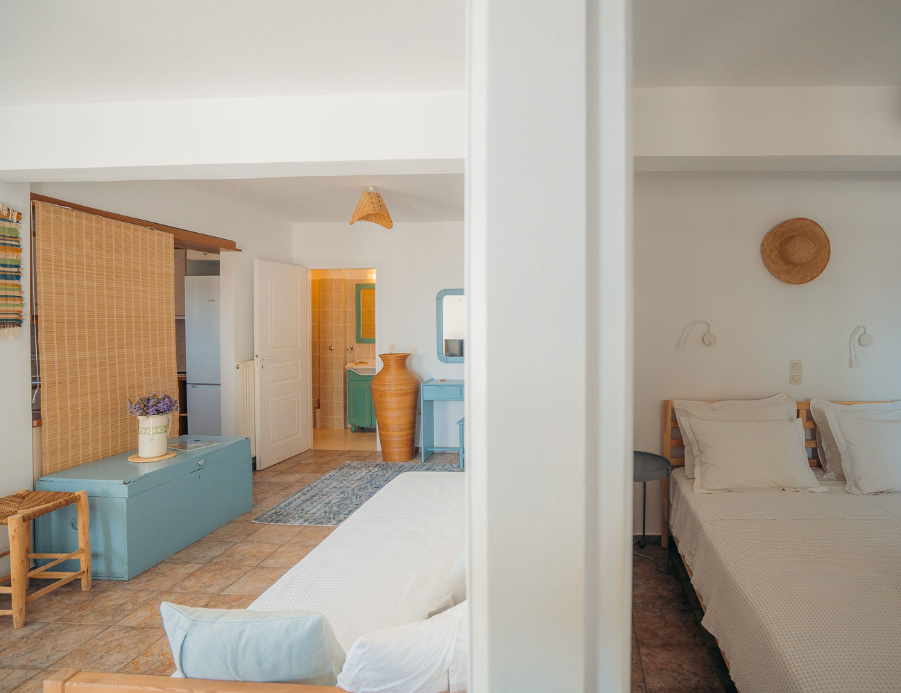 Bedroom with single beds at Ambeli family house at Sifnos