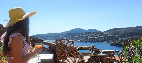 Studios et appartements acceptant les animaux de compagnie sur la plage de Fasolou à Faros, à Sifnos, adaptés aux familles et aux couples