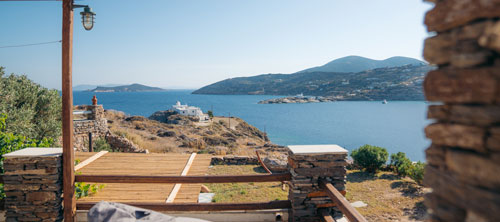 Studios et appartements acceptant les animaux de compagnie sur la plage de Fasolou à Faros, à Sifnos, adaptés aux familles et aux couples