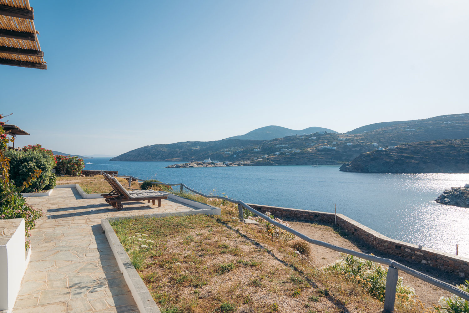 Patio with sea view at Louisa family studio at Kavos