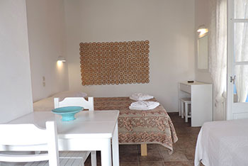 Louisa family studio at Kavos